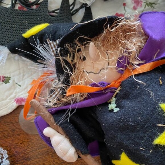 8 kid-FRIENDLY Halloween WITCHES ~ GHOSTS ~ BATS Figurines ~ LIGHTS ~ candles - Picture 12 of 14